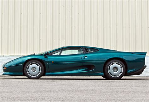 1991 Jaguar XJ220 - price and specifications