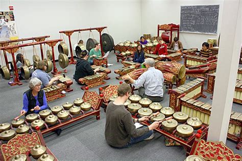 UW's Gamelan Ensemble re-creates songs and dances from ancient Javanese ...