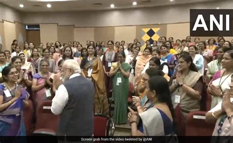 PM Modi Greets Women Scientists Who Played Key Role In Chandrayaan-3 ...