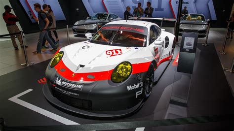 Porsche builds a mid-engined 911 RSR for endurance racing - CNET