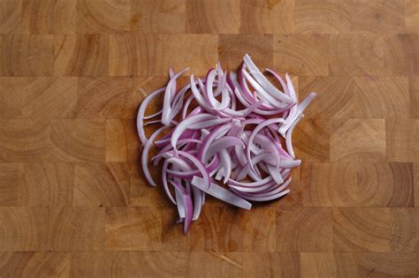 How To Cut An Onion – Eat Up! Kitchen