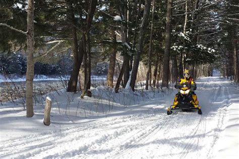 Snowmobile Rentals in The Forks : Maine Snowmobiling