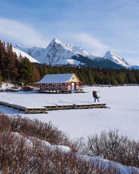 Maligne Lake and Spirit Island in Jasper • Things to Know - The Banff Blog