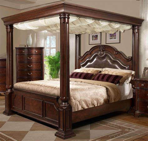 Tabasco Cherry Queen Canopy Bed - RC Willey Home Frunishings | Canopy bedroom sets, King bedroom ...