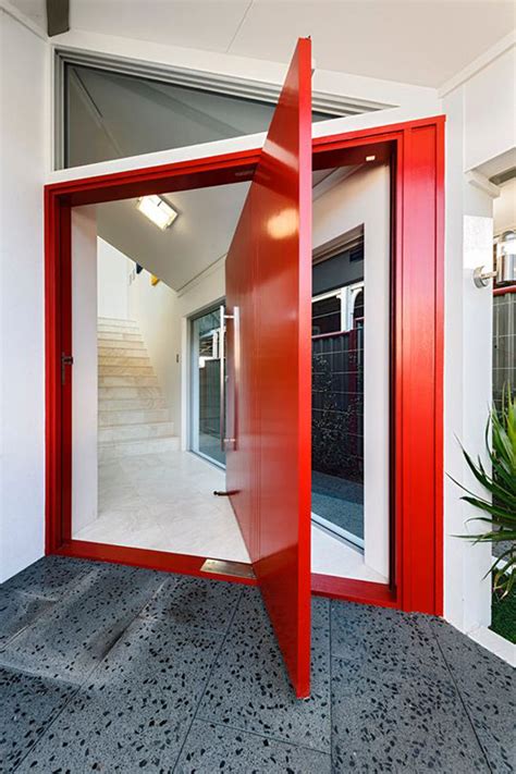 25 Modern Front Door With Wood Accents | HomeMydesign