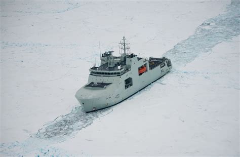 HMCS Harry DeWolf ice trials | Trident Newspaper