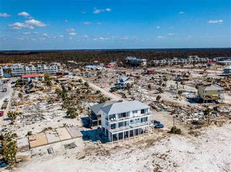 Among the Ruins of Mexico Beach Stands One House, Built ‘for the Big One’ - The New York Times