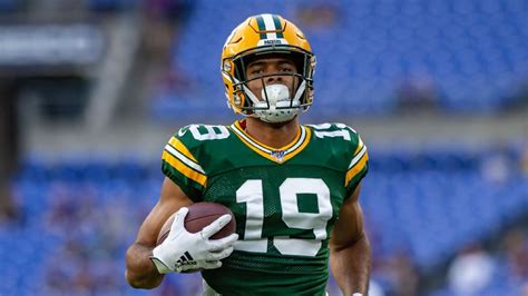 Source -- Packers' St. Brown could miss 6 weeks - ESPN