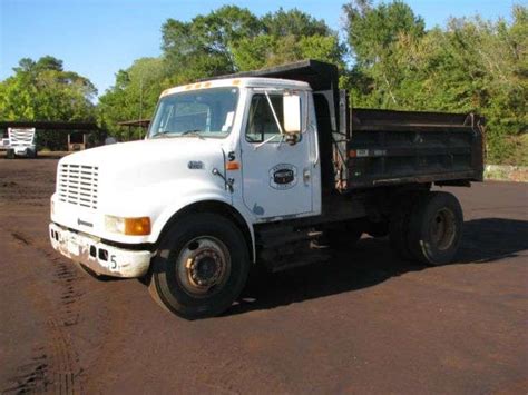 2000 INTERNATIONAL 4700 DUMP TRUCK - Auctioneer Express