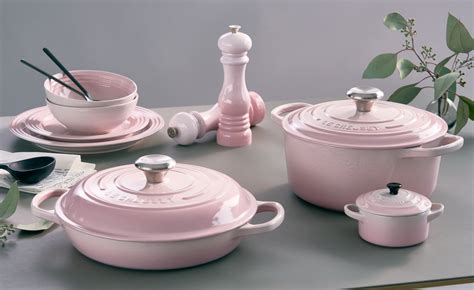 Le Creuset Signature Shell Pink Cast Iron 24cm Round Casserole – Queenspree