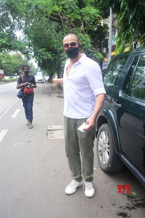 Arunoday Singh Spotted At Bandra - Gallery - Social News XYZ