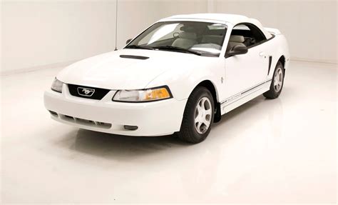 2000 Ford Mustang | Classic Auto Mall