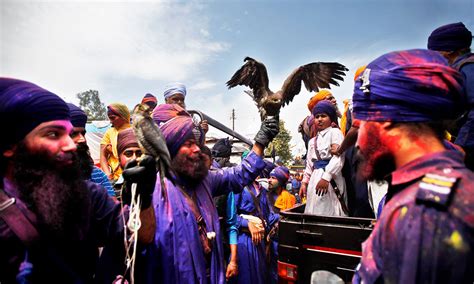 Sikhs celebrate Hola Mohalla - World - DAWN.COM