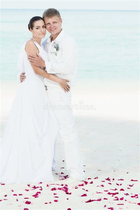 Beach wedding stock image. Image of girlfriend, charming - 19303693