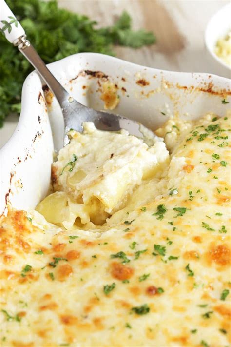 The Very Best Potatoes Au Gratin Recipe - The Suburban Soapbox