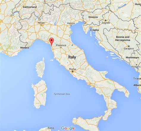 Where is Viareggio on map Italy