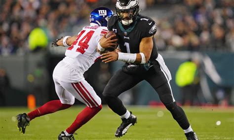 Eagles to wear all-black uniforms for maatchup vs. Giants