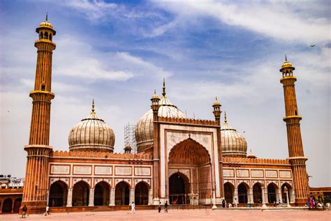 5 HISTORICAL PLACES OF DELHI THAT YOU MUST VISIT - IPU Buzz