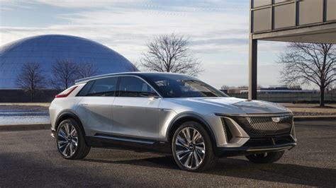 Cadillac Lyriq electric SUV promises drama, 300+ mile range, and a long ...