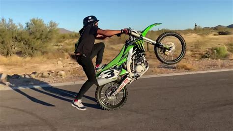 KX450F & BANSHEE WHEELIE STUNTS - YouTube