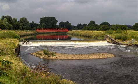 River Irwell © Peter McDermott cc-by-sa/2.0 :: Geograph Britain and Ireland