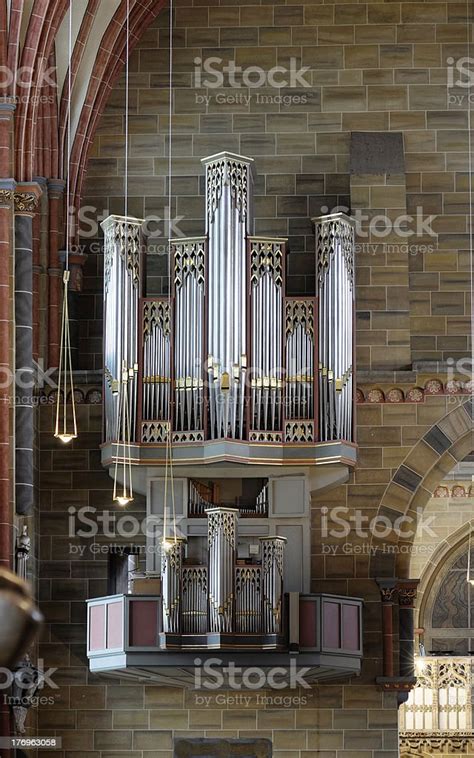 Cathedral Organ Stock Photo - Download Image Now - Pipe Organ, Arch ...