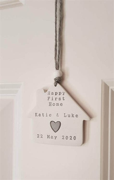 29 Best Personalized Home Decor Gift Ideas Your Family will Love in 2021