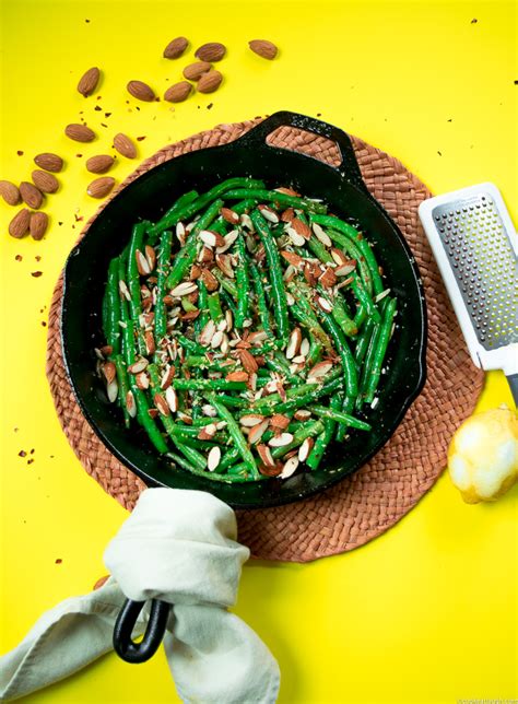 Sautéed green beans with toasted almonds · Cook Eat Laugh