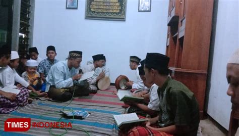 Sholawatan di Rumah Warga Mewarnai Keakraban Satgas TMMD REG 106 - TIMES Indonesia