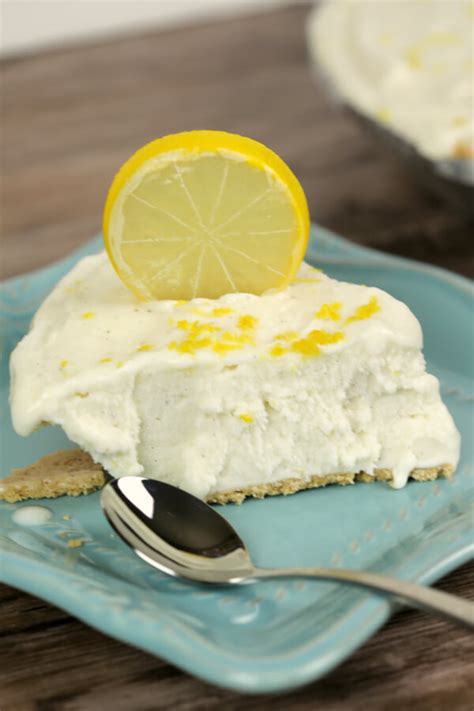 No Bake Lemon Icebox Pie | Easy No Bake Dessert