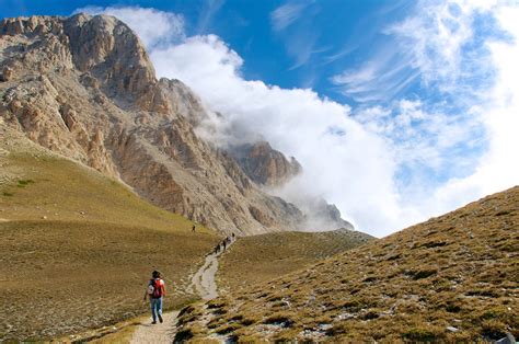 3 unmissable activities in Italy's Gran Sasso National Park