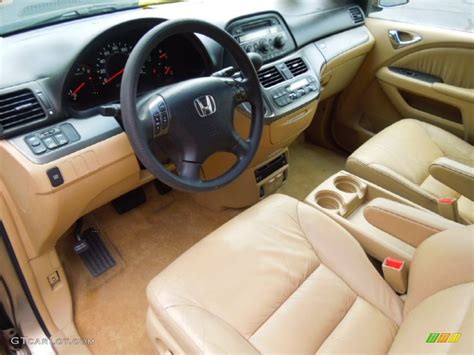 Ivory Interior 2005 Honda Odyssey EX-L Photo #69154819 | GTCarLot.com