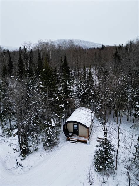 Nouveaux prêts-à-camper tout douillets au Parc du Massif du Sud • Au Québ