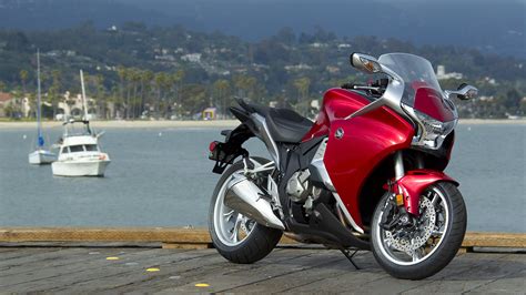 Here's Why The Honda VFR1200F Motorcycle Flopped