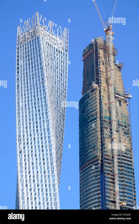 Two skyscrapers hi-res stock photography and images - Alamy