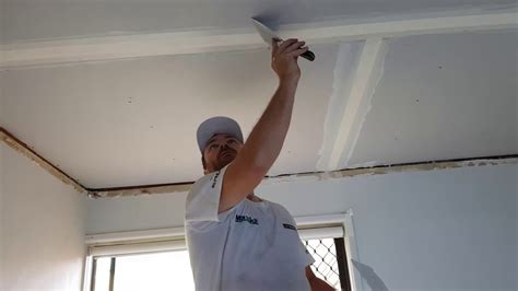 Taping Plaster Drywall Ceiling Joints - YouTube