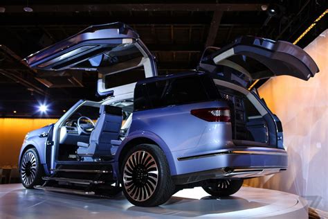 The Lincoln Navigator Concept is a massive, luxurious land yacht | The Verge