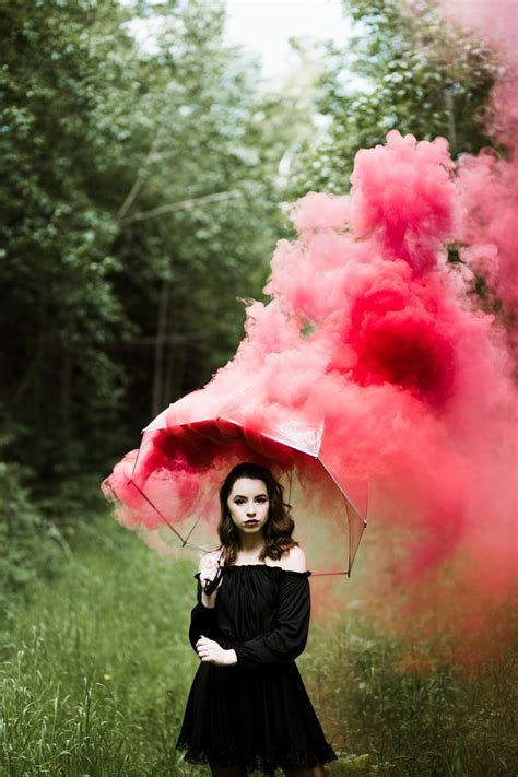 Smoke Bomb Photography Tips & Ideas – How to Achieve a Photo Realistic Smoke Effect