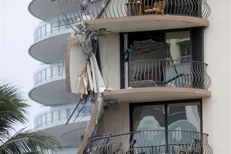 Building Collapse Florida / Condo Building Collapse in Miami in Surfside, FL (Google Maps) : The ...