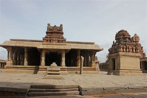 From Wikiwand: Typical dravidian shrine and mantapa of the Vijayanagara ...