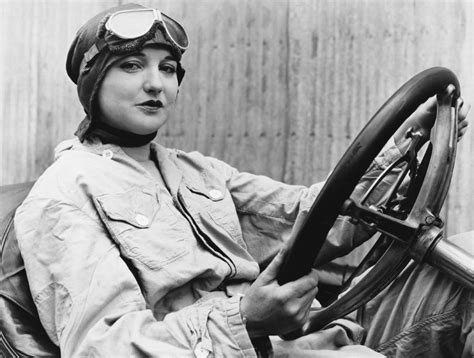 10 Best Female Race Car Drivers In Motorsports History (1920s-1990s) – Autowise