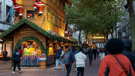 Birmingham Christmas market opens to visitors - BBC News