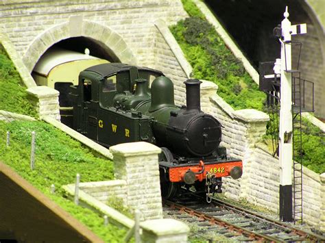 British Model Train & Railway layouts photographs in OO/HO Gauge Steam ...