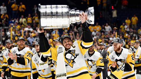 Pittsburgh Penguins Beat the Predators to Repeat as Stanley Cup Champions - The New York Times