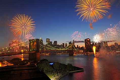 Celebration brooklyn bridge new york city | Feu d'artifice, Artifice, Feu