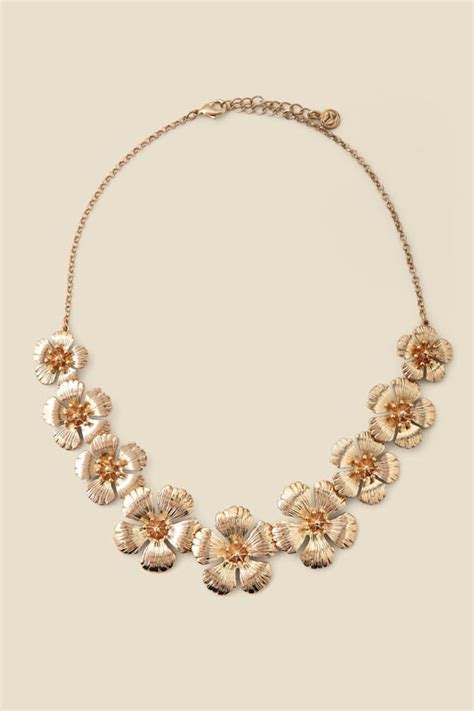 Gold Flower Detail Necklace