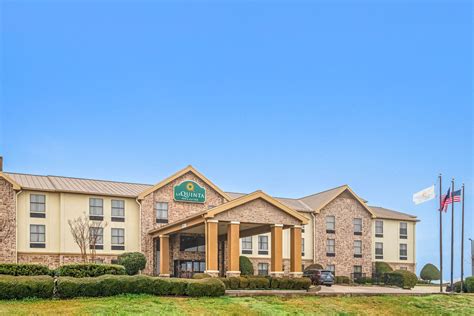 La Quinta Inn & Suites by Wyndham Denison - N. Lake Texoma | Denison, TX Hotels