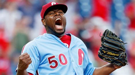 Hector Neris, Phillies agree to $4.6M deal, avoid arbitration hearing - 6abc Philadelphia