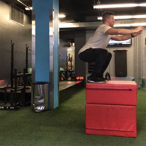 10 Box Jump Variations to Boost Strength, Explosiveness, and Athleticism | BarBend