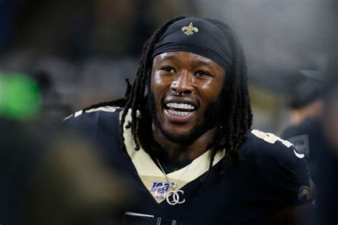 Alvin Kamara Grill: His Famous Teeth & How Much They Cost + NFL Career | Fanbuzz